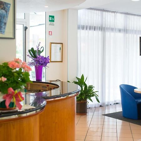 Hotel Villa Argia Rimini Marina Centro Exteriör bild